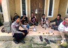 Bhabinkamtibmas Polsek Caringin Polres Sukabumi Desa Mekarjaya Ajak Warga Pasir Angin Jaga Kebersihan dan Kamtibmas di Musim Hujan