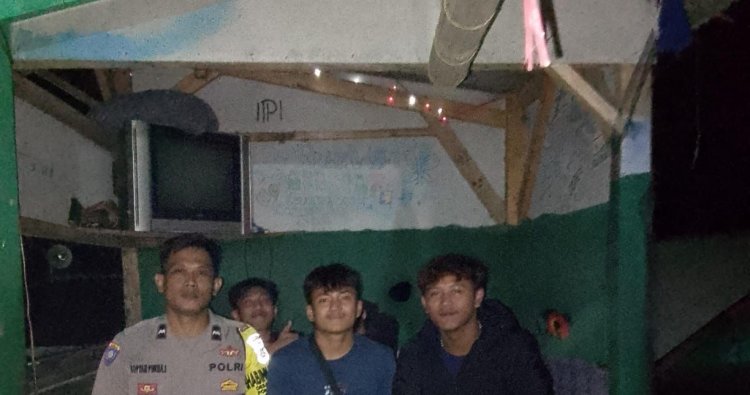 Polsek Caringin Polres Sukabumi Gelar Patroli Biru dan Sambang Pos Kamling untuk Jaga Kondusifitas Wilayah