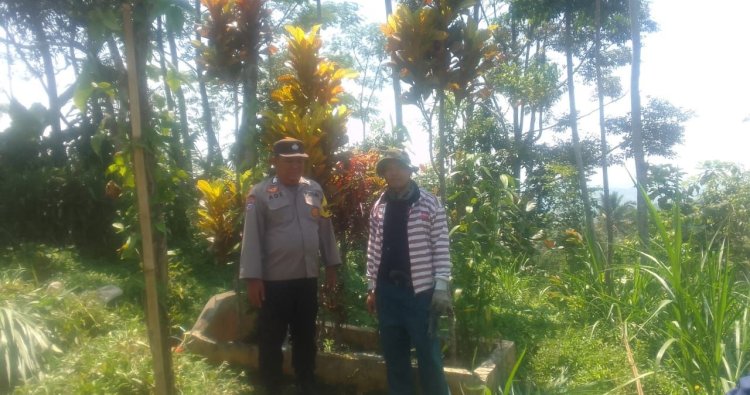 Bhabinkamtibmas Polsek Kalapanunggal Polres Sukabumi Laksanakan DDS Antisipasi TPPO di Desa Mekarjaya