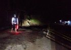 Polsek Simpenan Cek Lokasi Longsor Susulan Tutupi Jalan Raya Bagbagan–Warungkiara di Simpenan