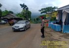Pospam Letter S Cikidang Polres Sukabumi Laksanakan Gatur Lalin Siang, Arus Kendaraan Terpantau Lancar