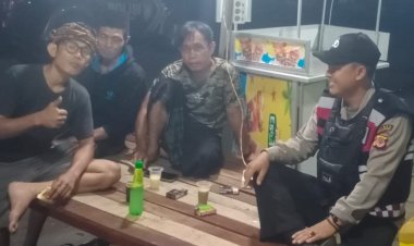 Patroli dan Kontrol Satkamling di Desa Cikelat, oleh Polsek Cisolok Polres sukabumi
