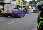 Polsek Parungkuda Polres Sukabumi Laksanakan Pengaturan Lalu Lintas Pagi Hari, Arus Kendaraan Terpantau Lancar