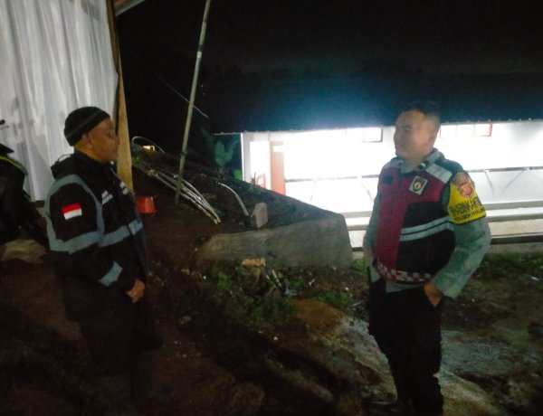 Polsek Nyalindung Polres Sukabumi Gelar KRYD Patroli Biru, Aktifkan Satkamling dan Cegah C3