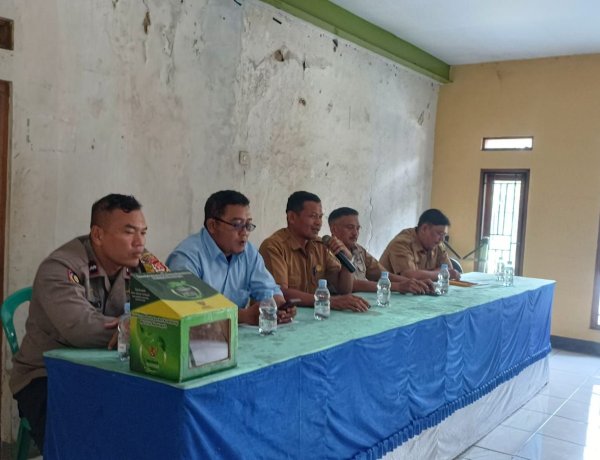 Polsek Nyalindung Polres Sukabumi Laksanakan Anjangsana dan Monitoring Penyaluran Insentif Kader Posyandu di Desa Cijangkar